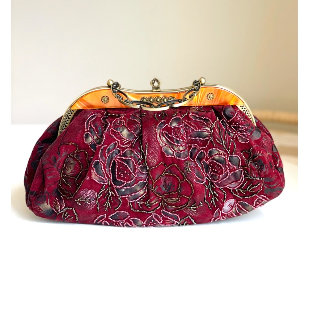 NWT 🌹 Beaded Clutch Handbag w/ Chain